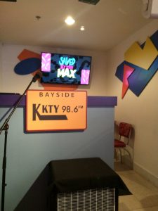KKTY sign
